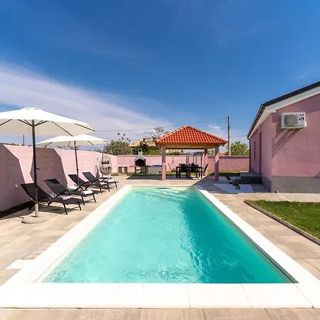 Dom wakacyjny Lilly Comfortable Holiday Rakalj